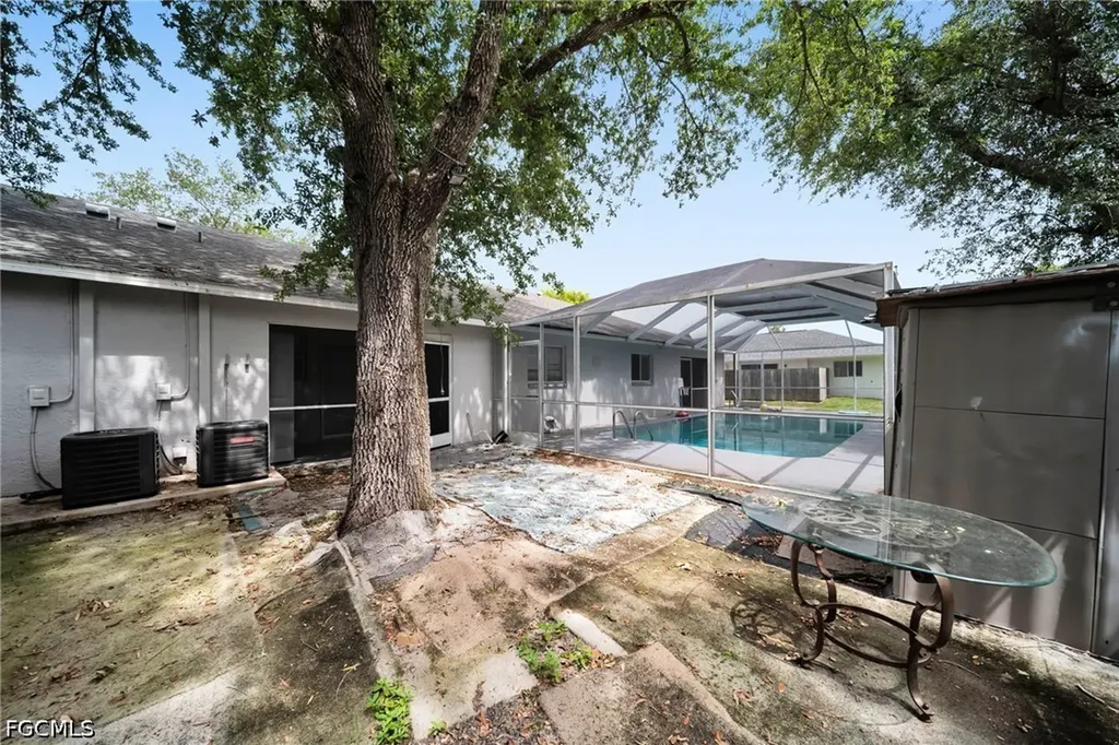 1407 SE 24th Avenue Cape Coral FL 33990