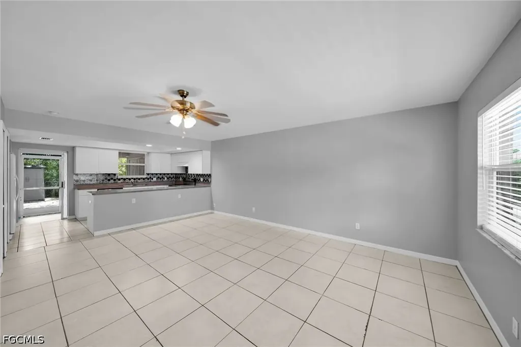 1407 SE 24th Avenue Cape Coral FL 33990