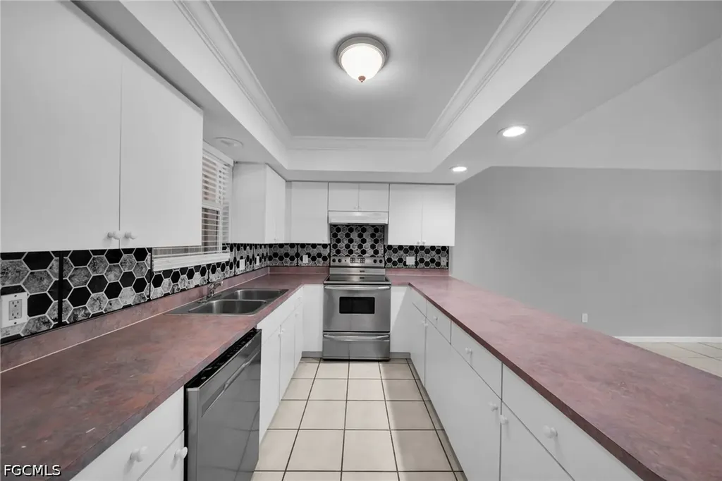 1407 SE 24th Avenue Cape Coral FL 33990