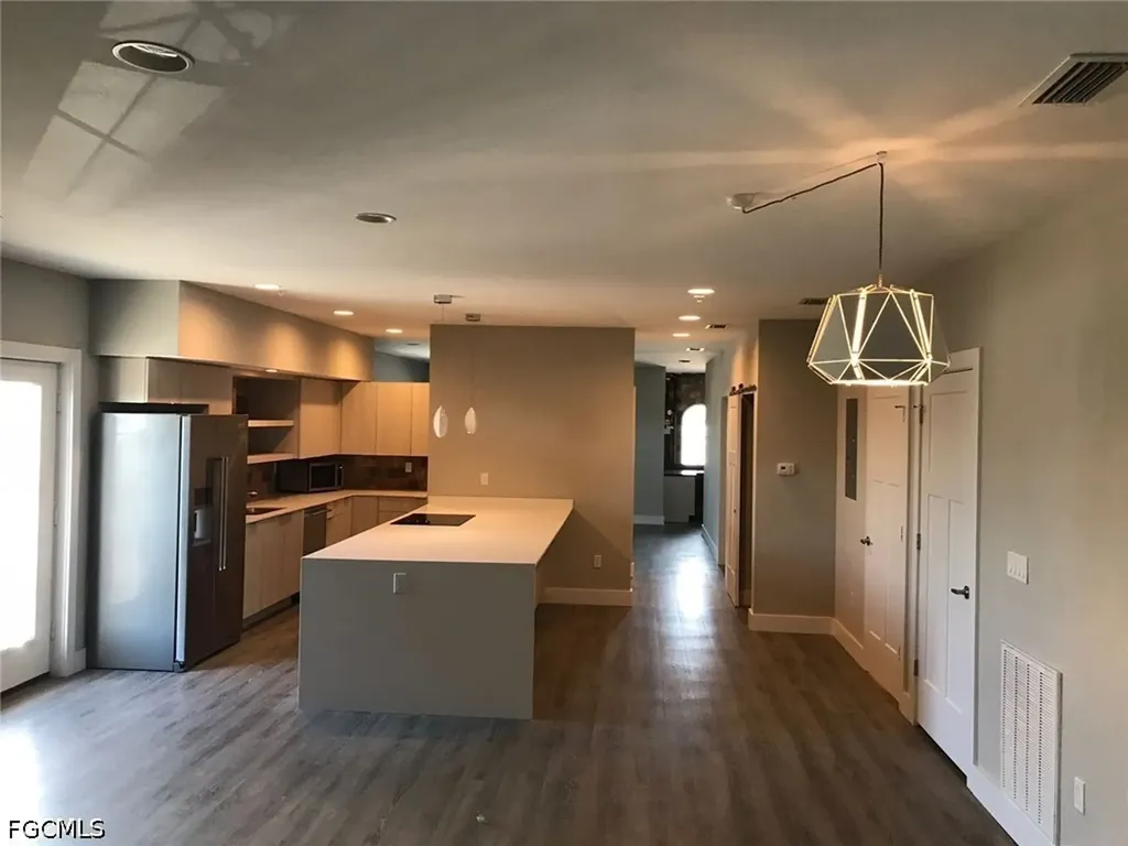 4645 SE 11th Place Cape Coral FL 33904