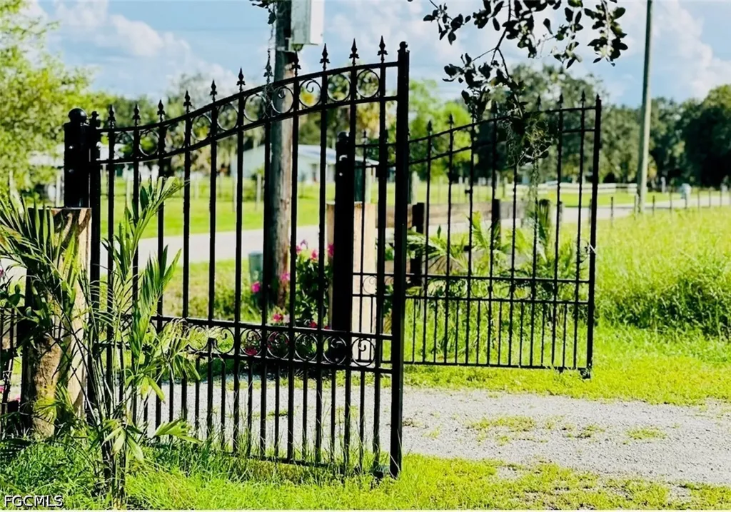455 Trader Road Fort Denaud FL 33935