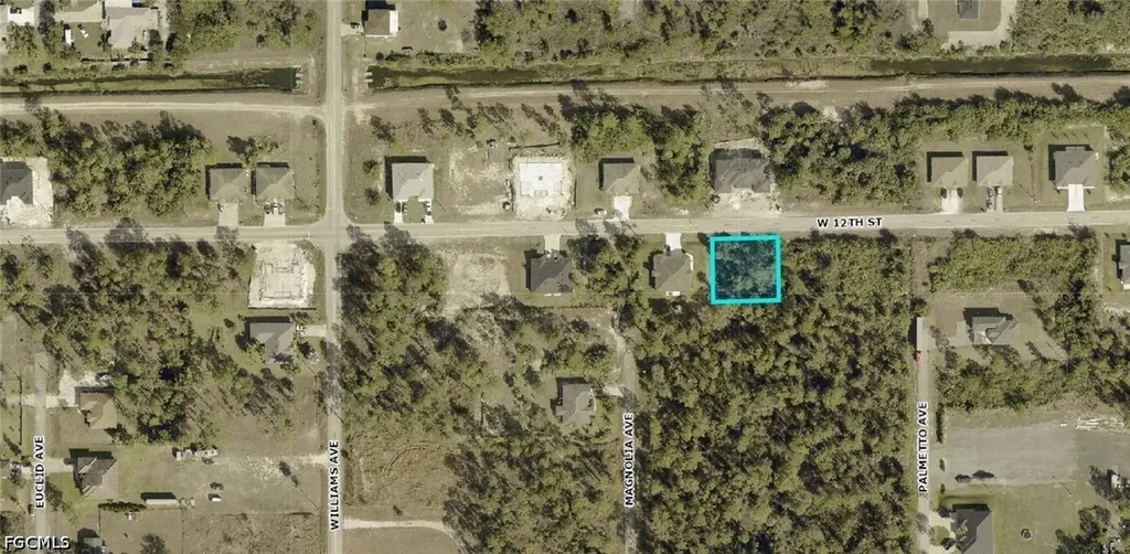 909/911 W 12th Street Lehigh Acres FL 33972