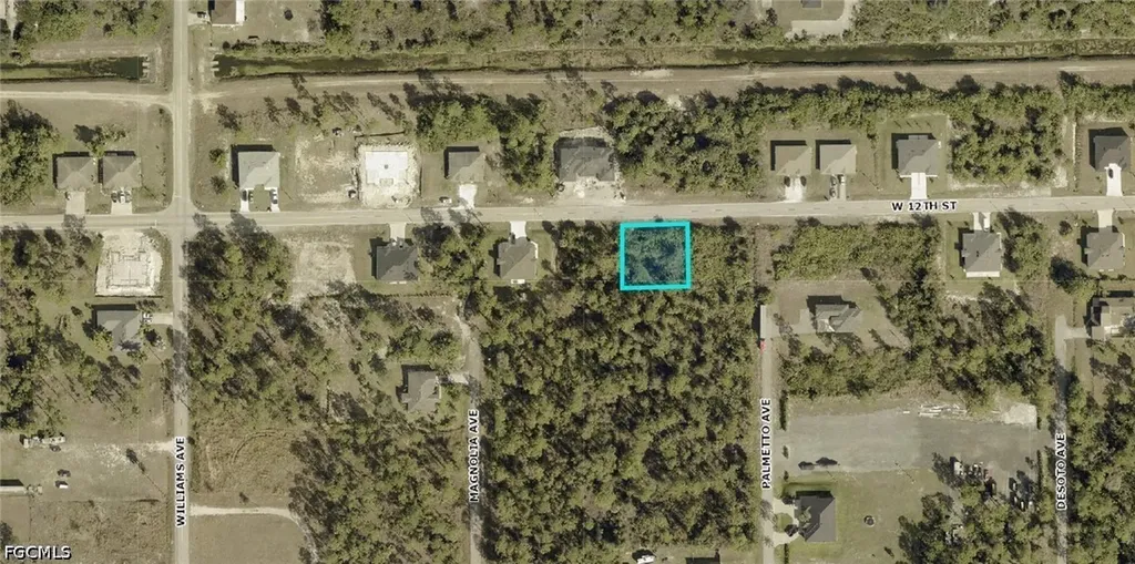 905/907 W 12th Street Lehigh Acres FL 33972
