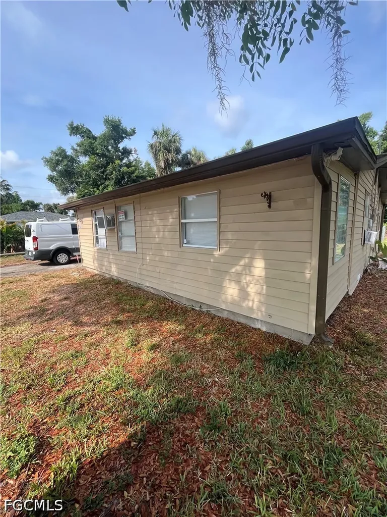 1748 Woodward Avenue North Fort Myers FL 33903