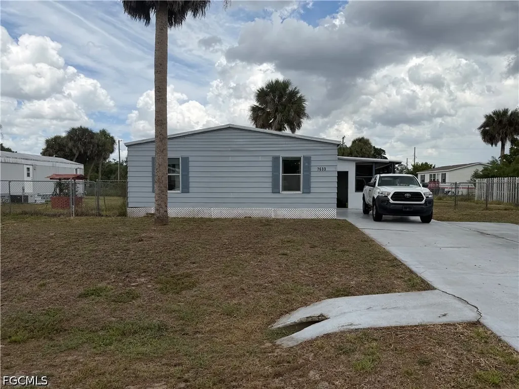 7633 Grady Drive North Fort Myers FL 33917