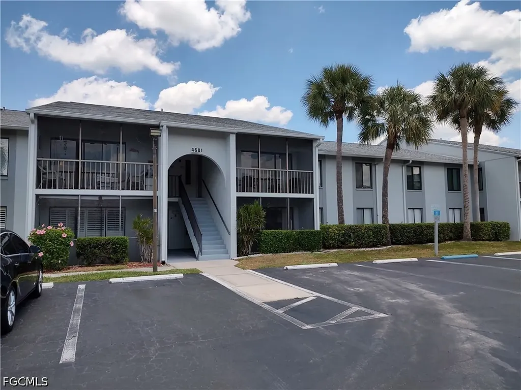 4681 Lakeside Club Boulevard Fort Myers FL 33905