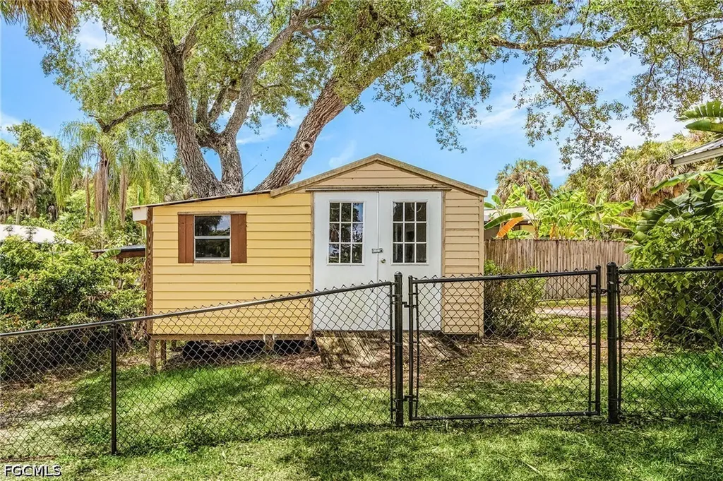 13520 Island Road Fort Myers FL 33905