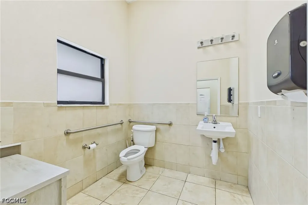 1010 NE 9th Street Cape Coral FL 33909