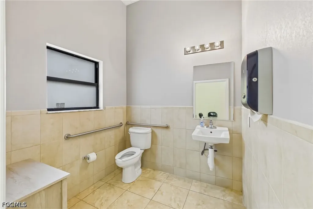 1010 NE 9th Street Cape Coral FL 33909