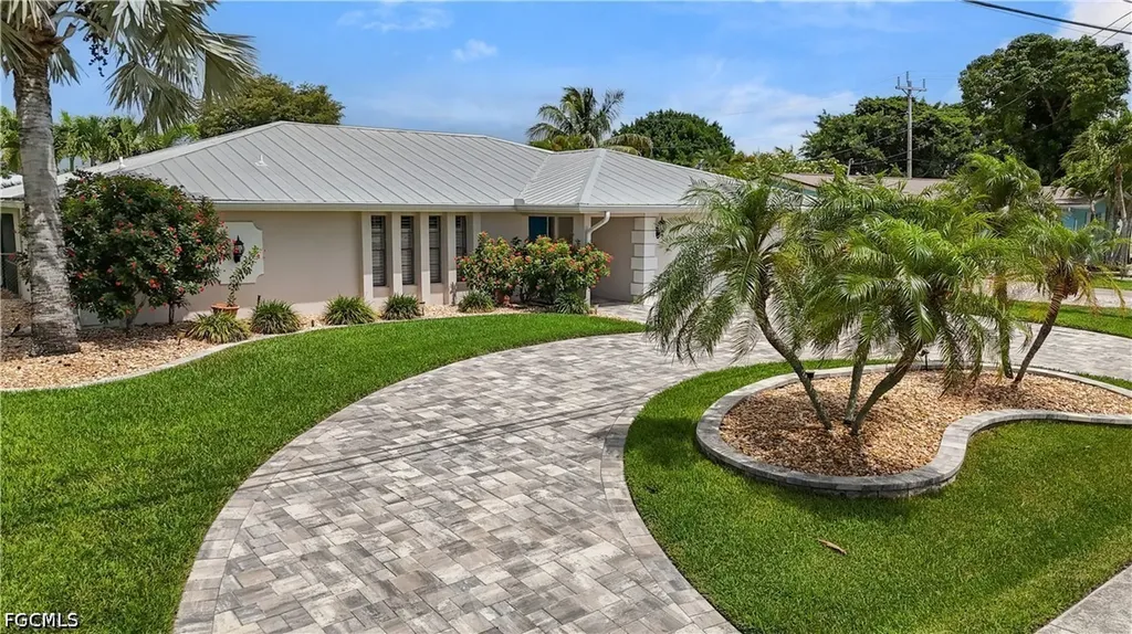 Cape Coral FL, 5215 Pelican Boulevard