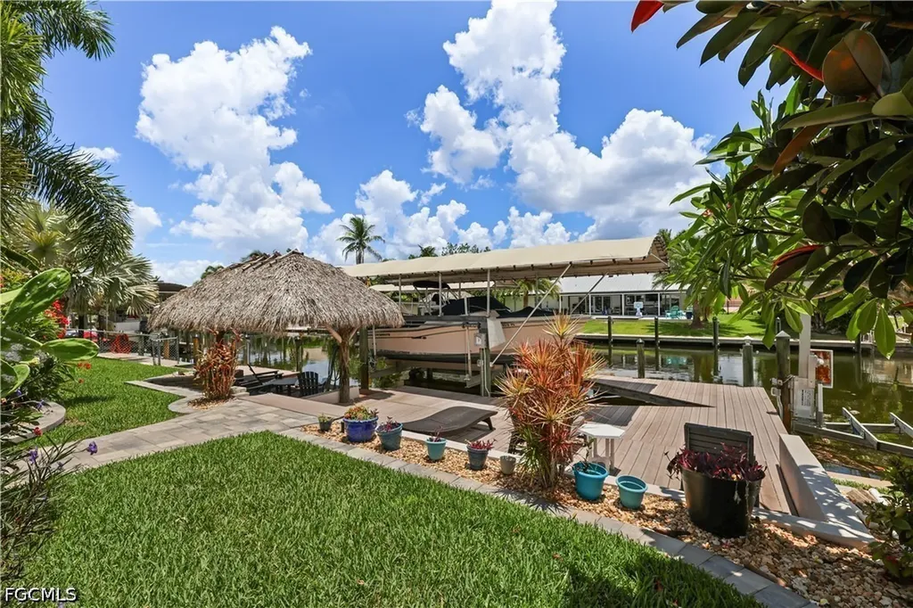 5215 Pelican Boulevard Cape Coral FL 33914