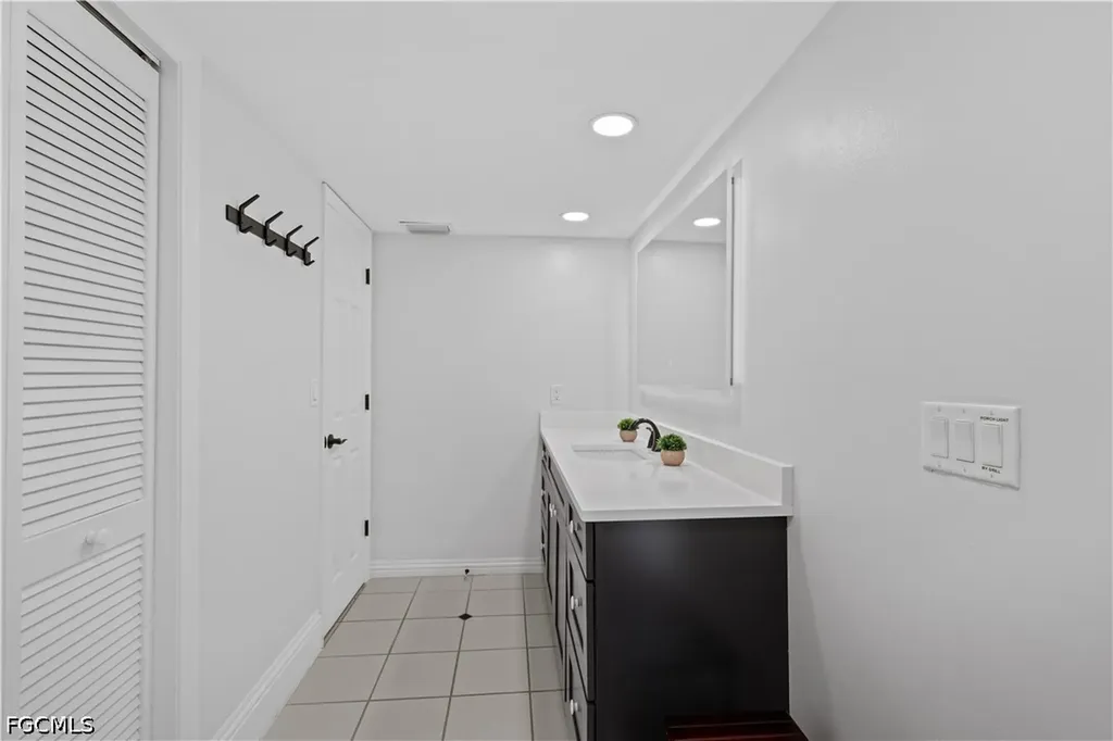 5215 Pelican Boulevard Cape Coral FL 33914