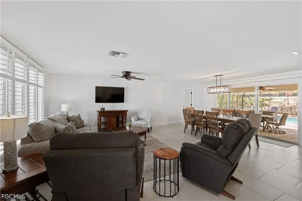 5215 Pelican Boulevard Cape Coral FL 33914