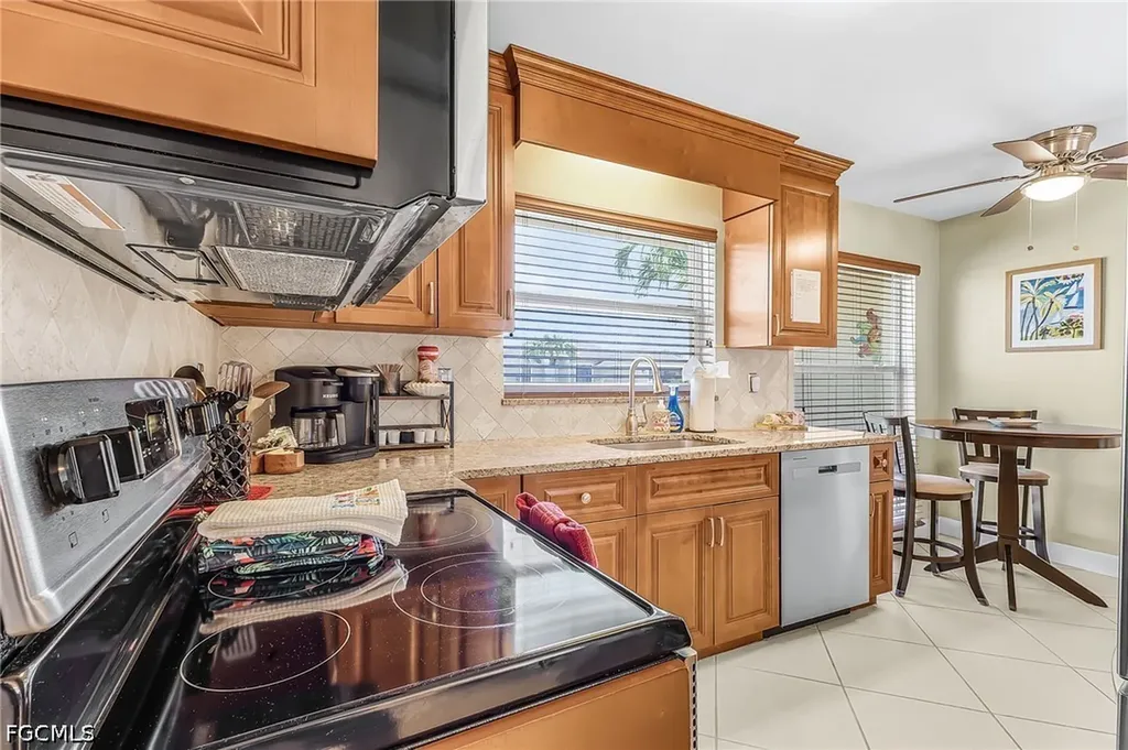 3022 SE 17th Place Cape Coral FL 33904
