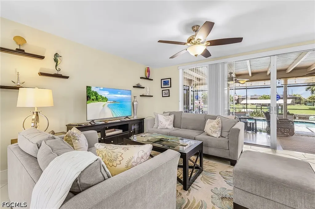 3022 SE 17th Place Cape Coral FL 33904