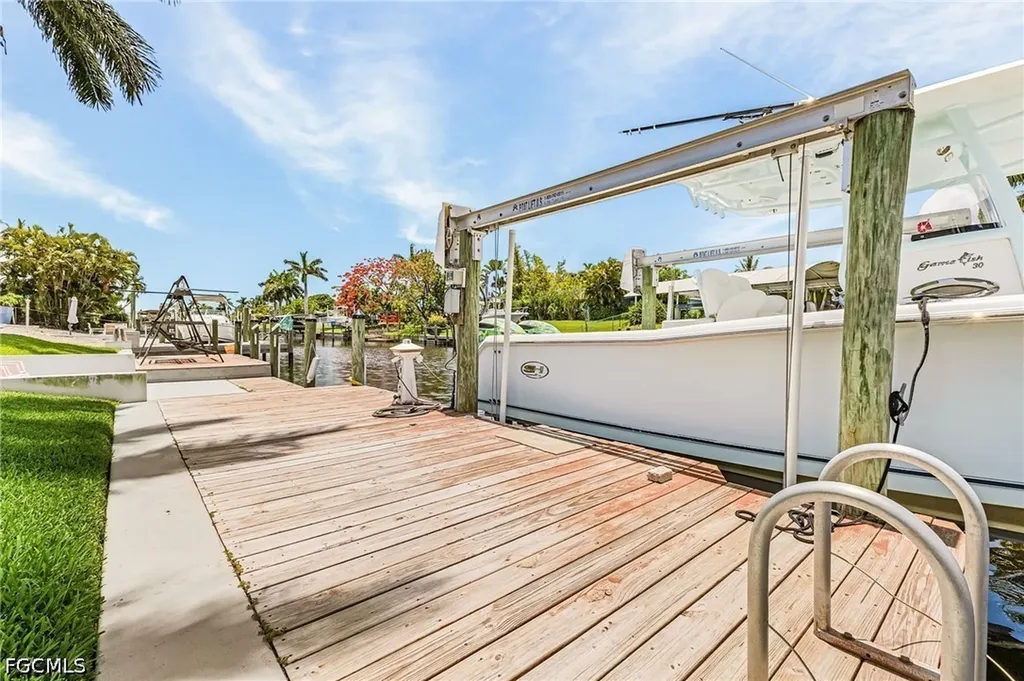 3022 SE 17th Place Cape Coral FL 33904