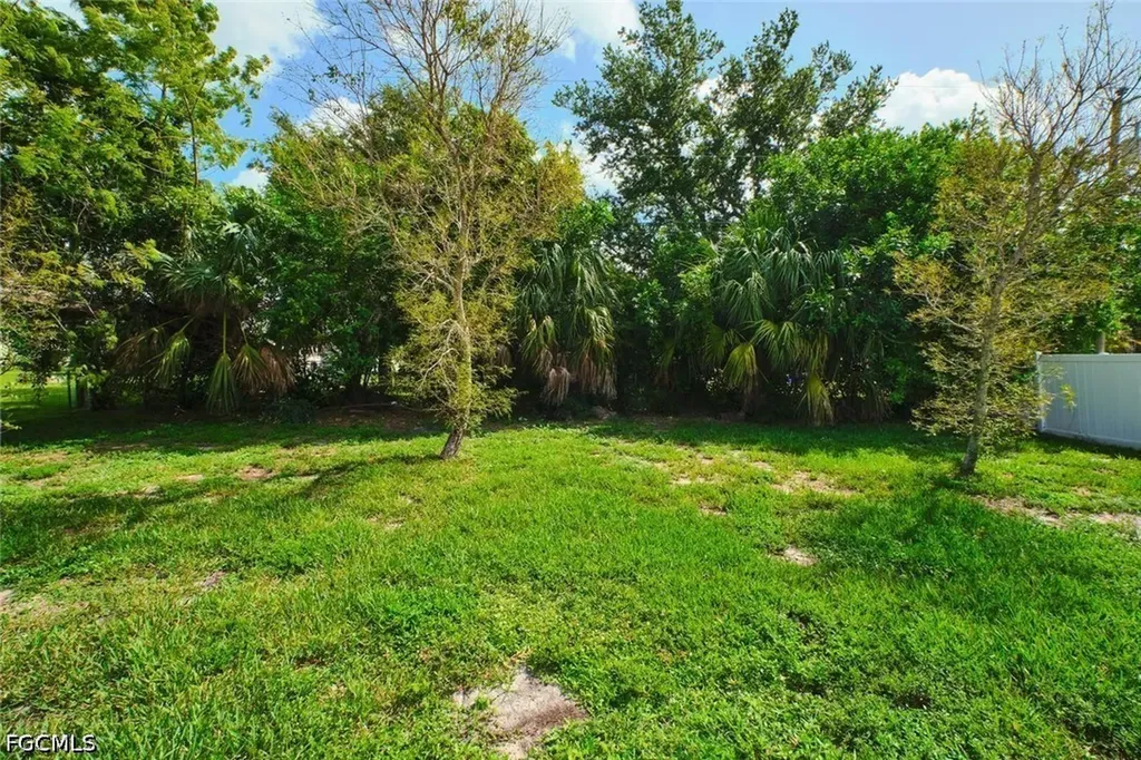 235 SW 12th Street Cape Coral FL 33991