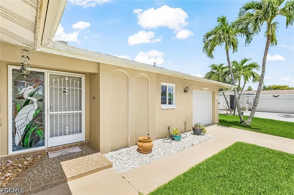 3018 SE 17th Place Cape Coral FL 33904