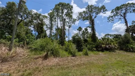 6065 S Moss Circle Labelle FL 33935