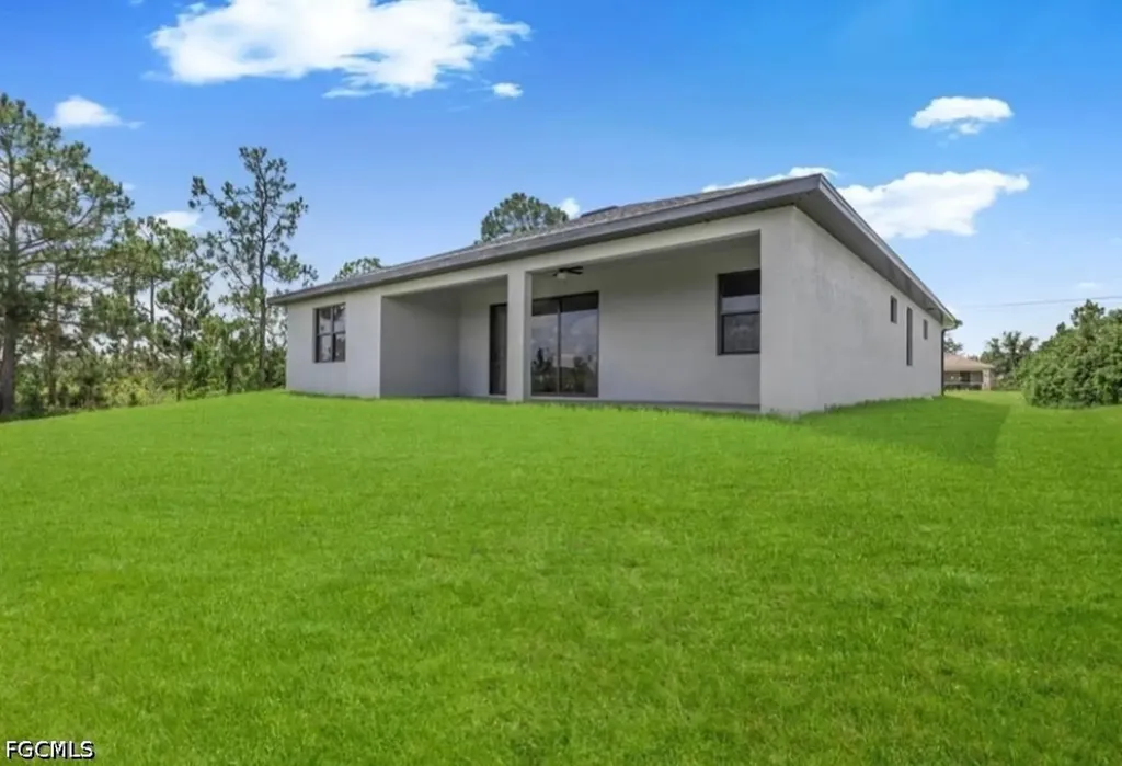 3007 62nd Street W Lehigh Acres FL 33971