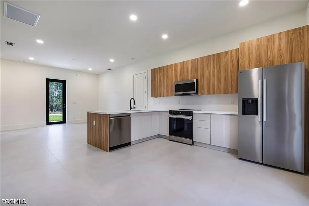 1805 W 10th Street Lehigh Acres FL 33972