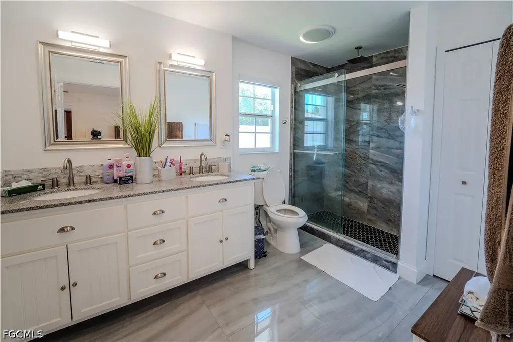 1313 SE 37th Terrace Cape Coral FL 33904