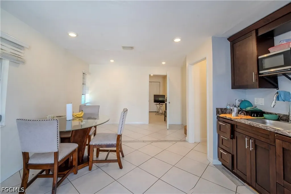 1313 SE 37th Terrace Cape Coral FL 33904