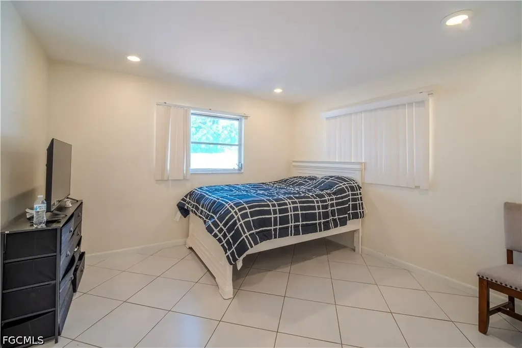 1313 SE 37th Terrace Cape Coral FL 33904