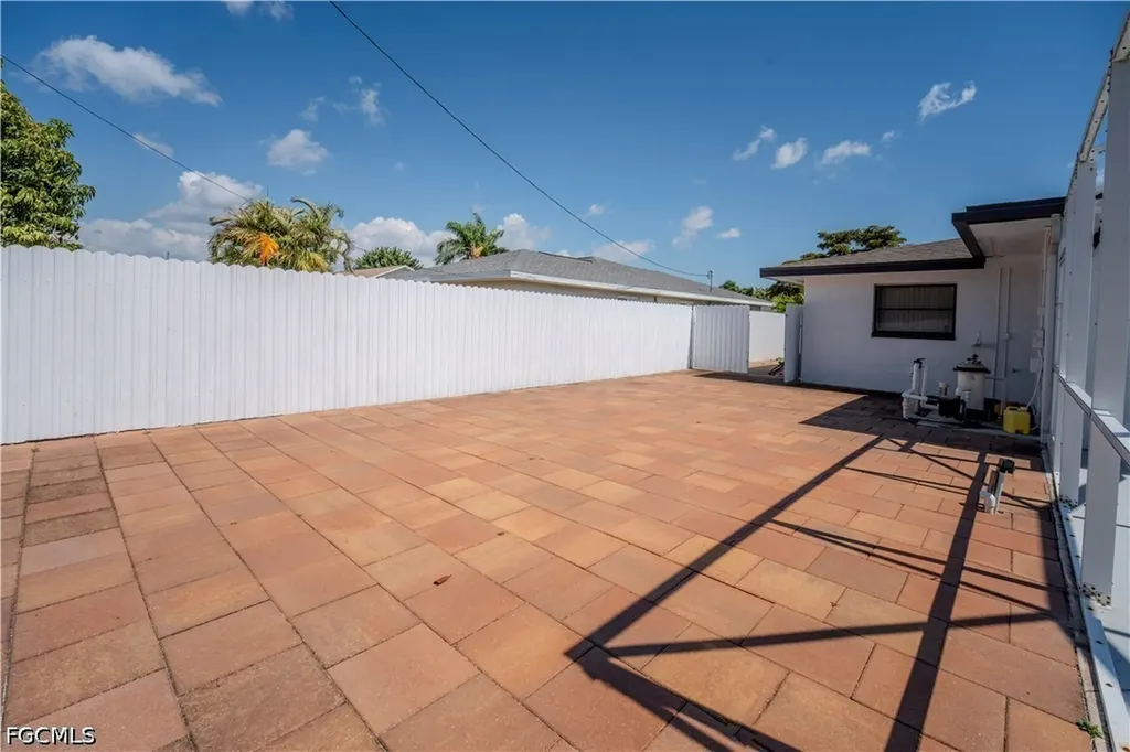 1313 SE 37th Terrace Cape Coral FL 33904