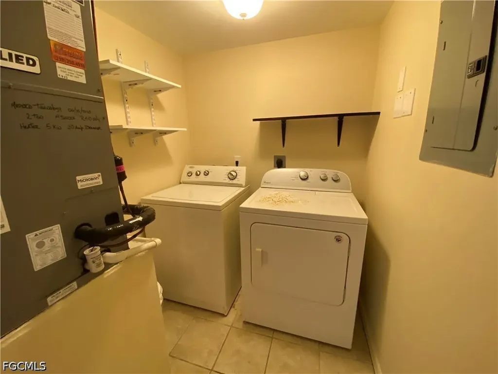 3806 SW 7th Place Cape Coral FL 33914