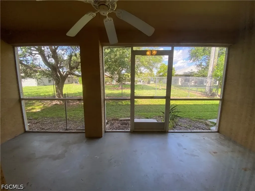 3806 SW 7th Place Cape Coral FL 33914