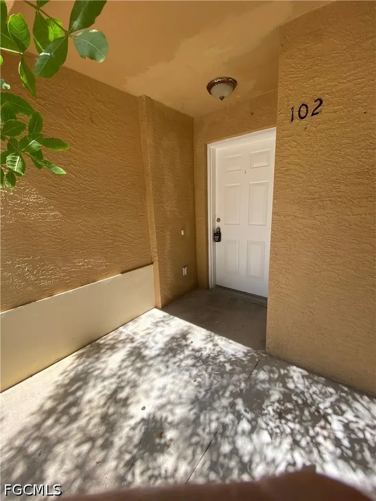 3806 SW 7th Place Cape Coral FL 33914
