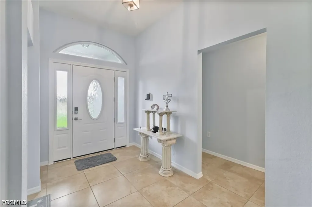 1605 SW 28th Street Cape Coral FL 33914