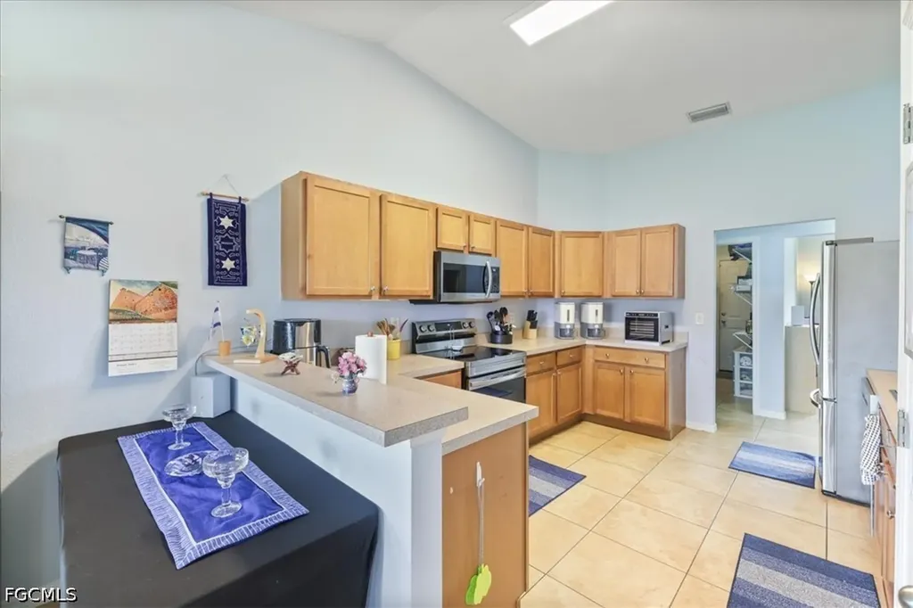 1605 SW 28th Street Cape Coral FL 33914