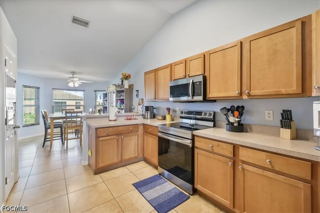 1605 SW 28th Street Cape Coral FL 33914