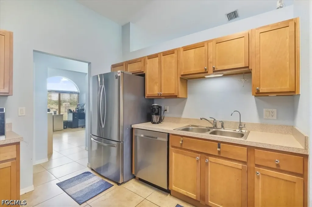 1605 SW 28th Street Cape Coral FL 33914