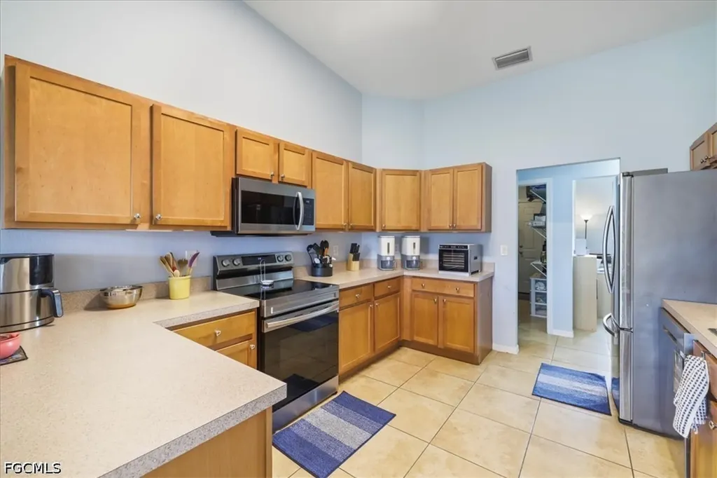 1605 SW 28th Street Cape Coral FL 33914