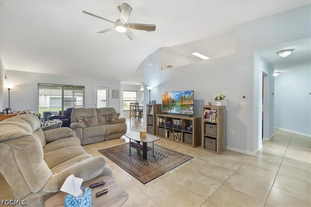 1605 SW 28th Street Cape Coral FL 33914