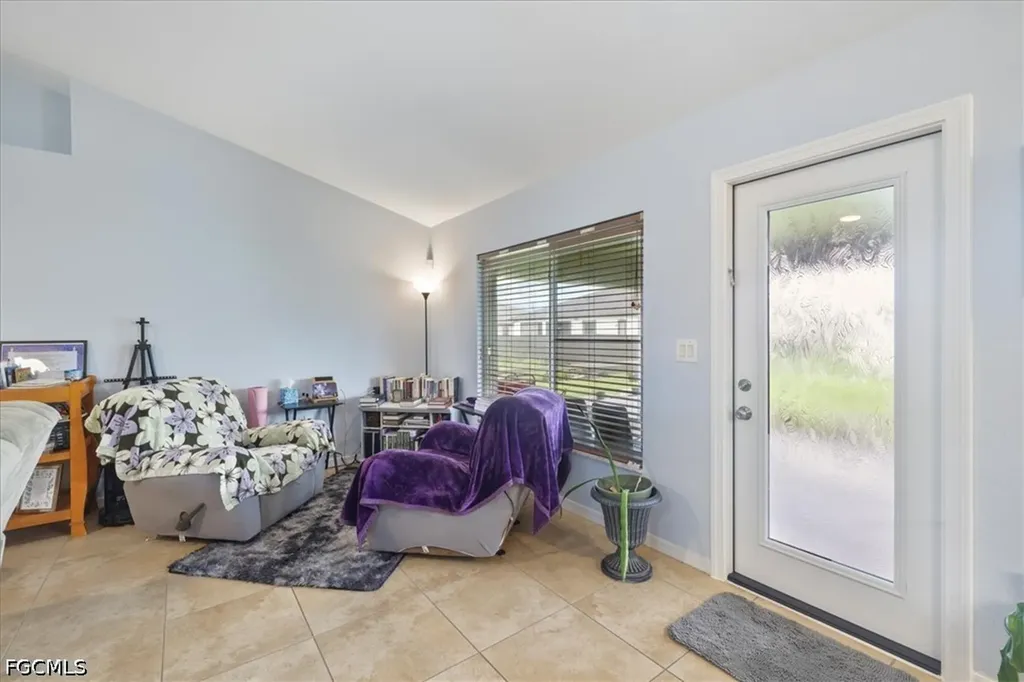 1605 SW 28th Street Cape Coral FL 33914