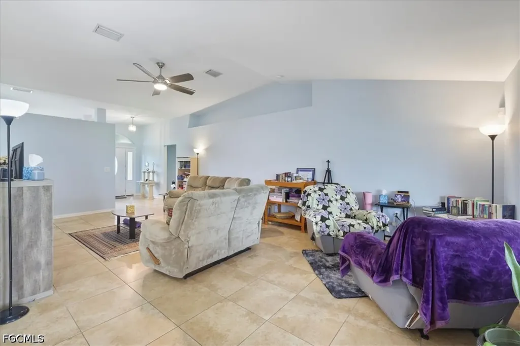 1605 SW 28th Street Cape Coral FL 33914