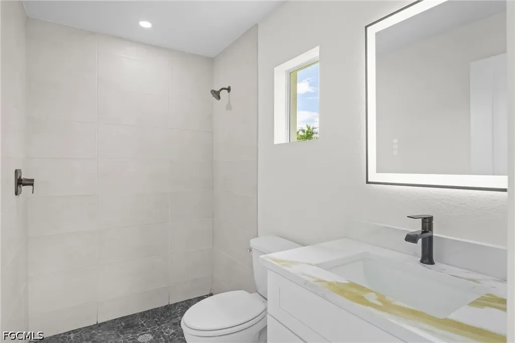 4402 NE 14th Place Cape Coral FL 33909