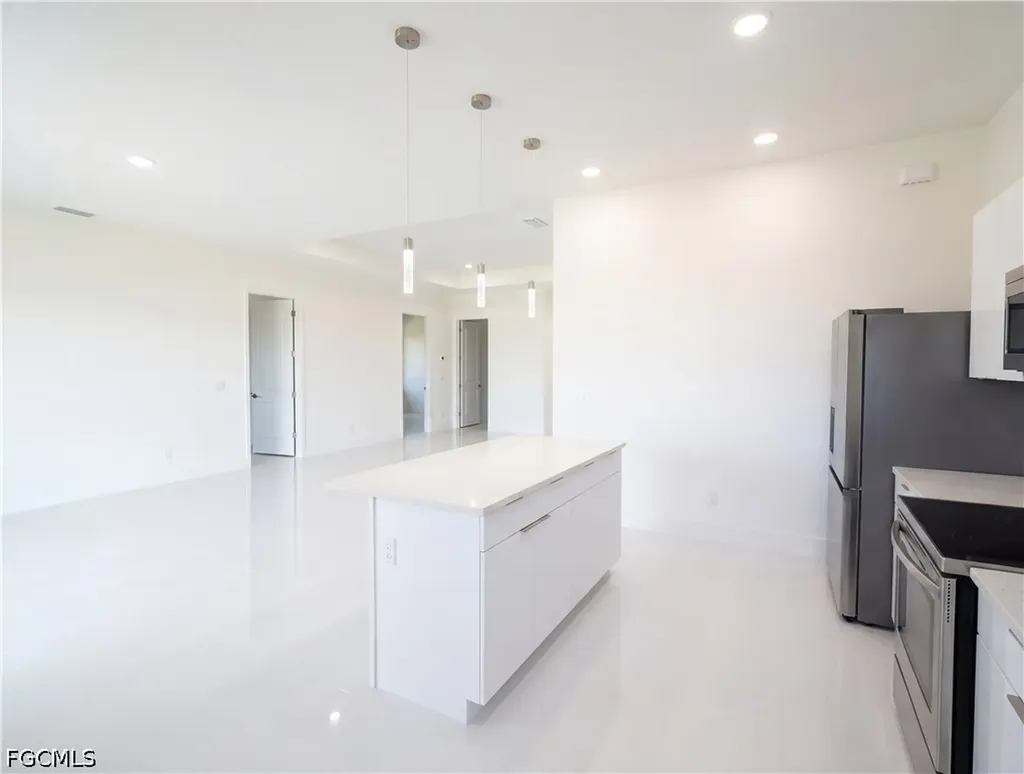 2726 NW 41st Place Cape Coral FL 33993