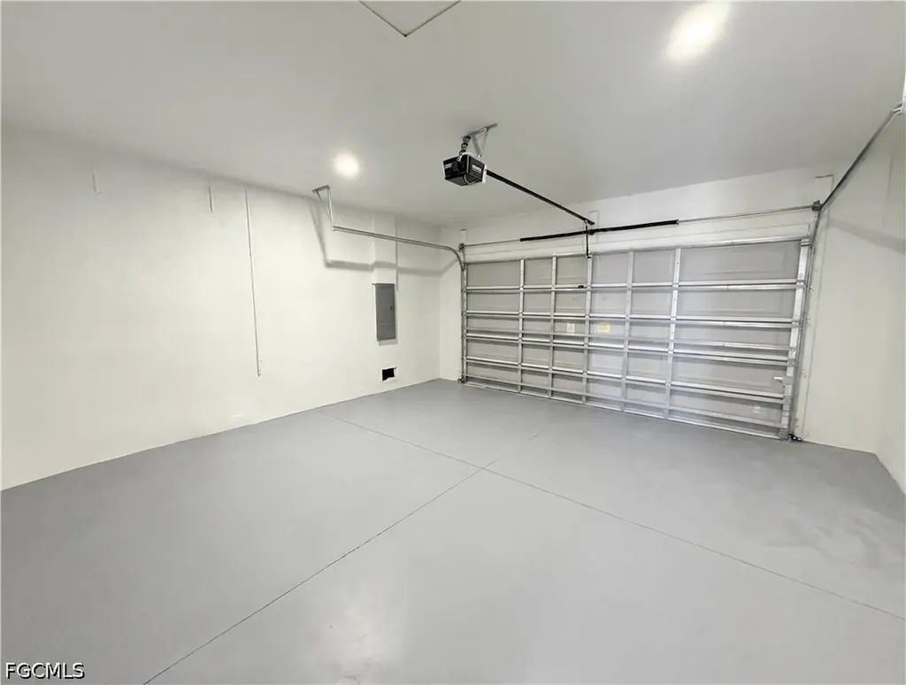 2726 NW 41st Place Cape Coral FL 33993