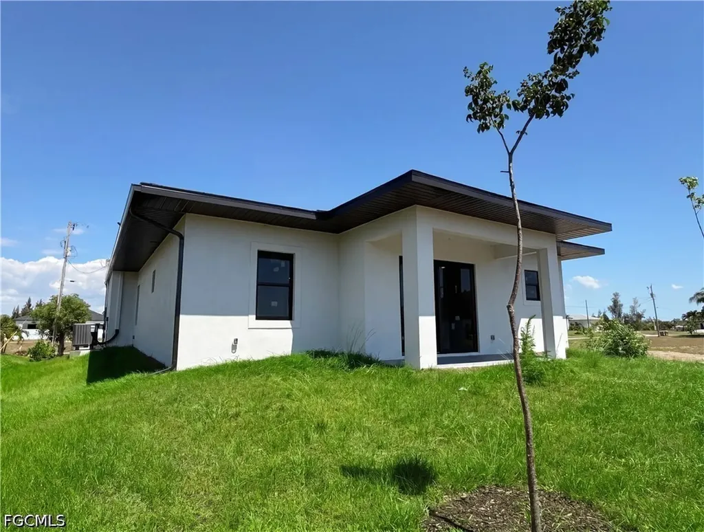 2726 NW 41st Place Cape Coral FL 33993