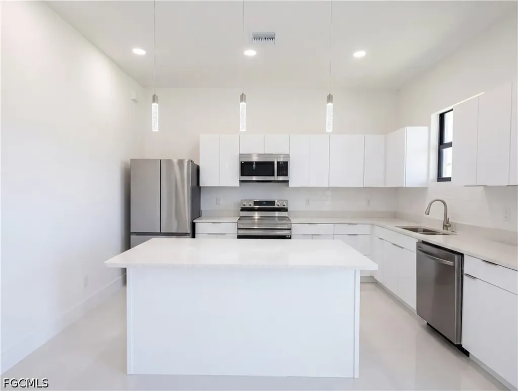 2726 NW 41st Place Cape Coral FL 33993