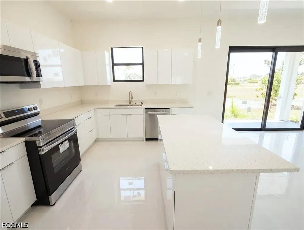 2726 NW 41st Place Cape Coral FL 33993