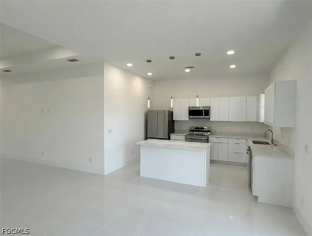 2726 NW 41st Place Cape Coral FL 33993