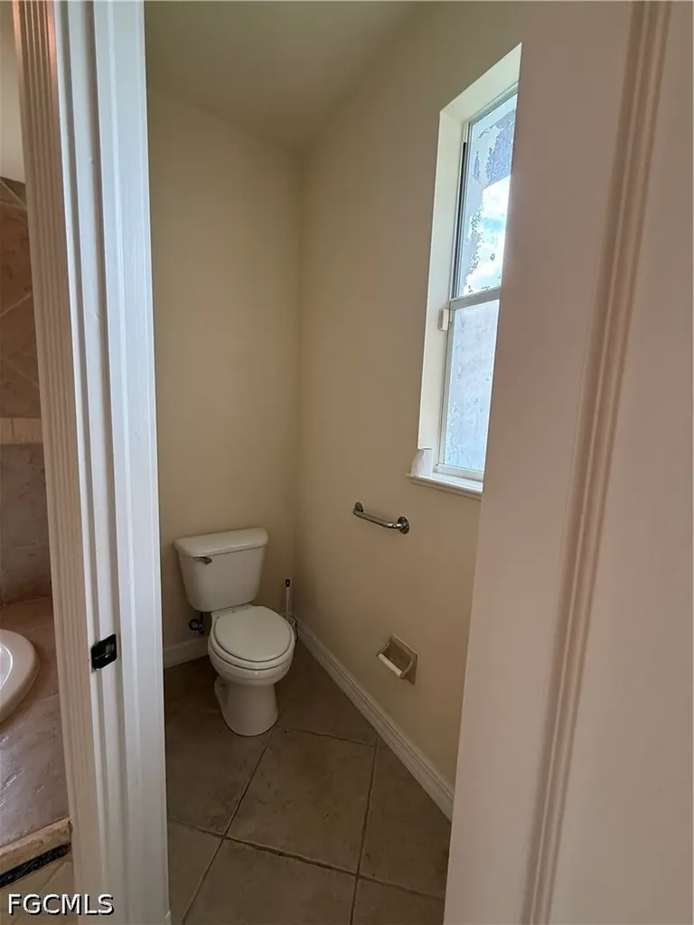 217 NE 21st Place Cape Coral FL 33909