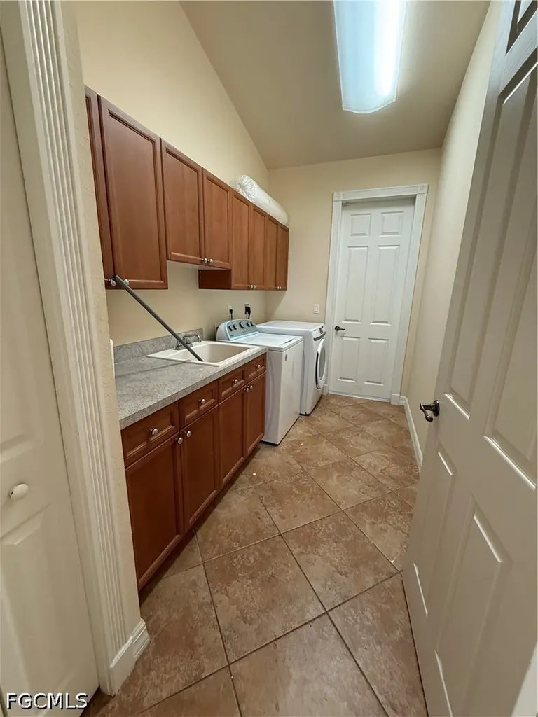 217 NE 21st Place Cape Coral FL 33909