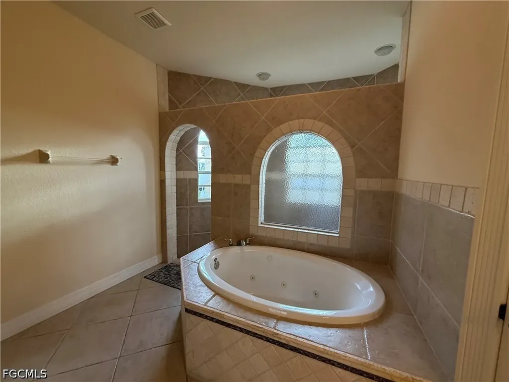 217 NE 21st Place Cape Coral FL 33909